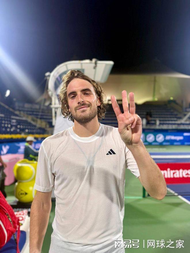 意大利网球队血洗法国网球队,西西帕斯爆发神勇 意大利网球队血洗法国网球队,西西帕斯爆发神勇