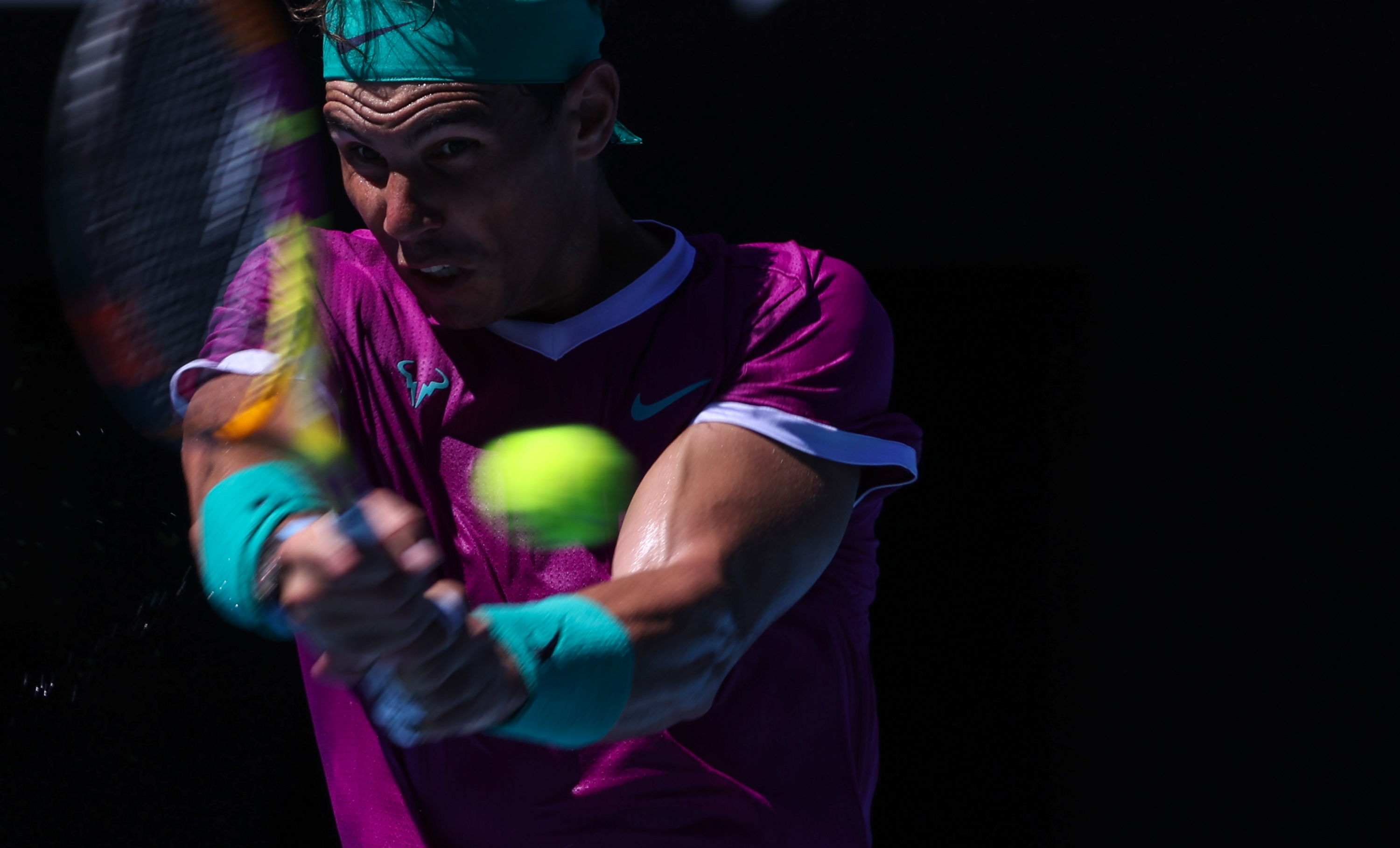 澳大利亚网球队翻盘世界网球队，纳达尔统治全场