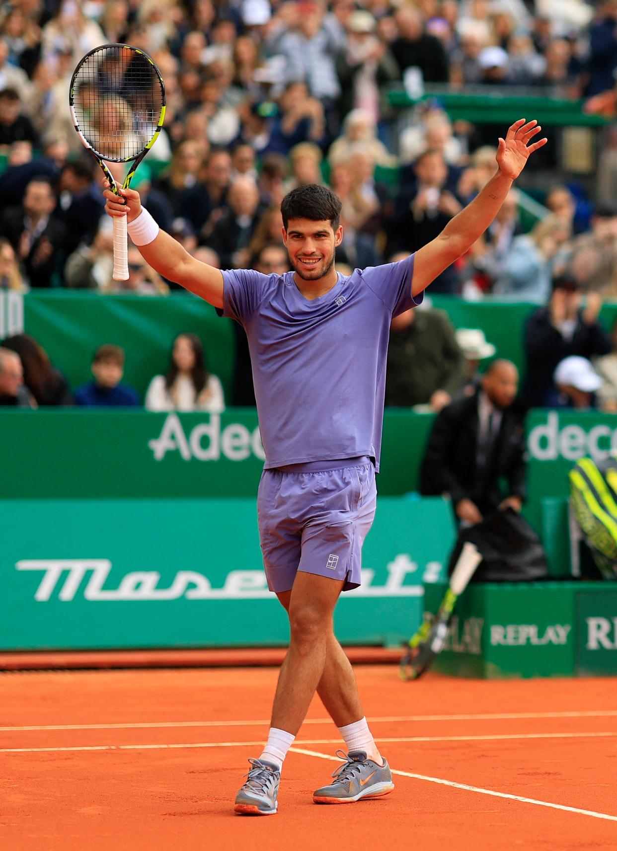 包含美国网球队轻取欧洲网球队，阿尔卡拉斯惊艳世界的词条