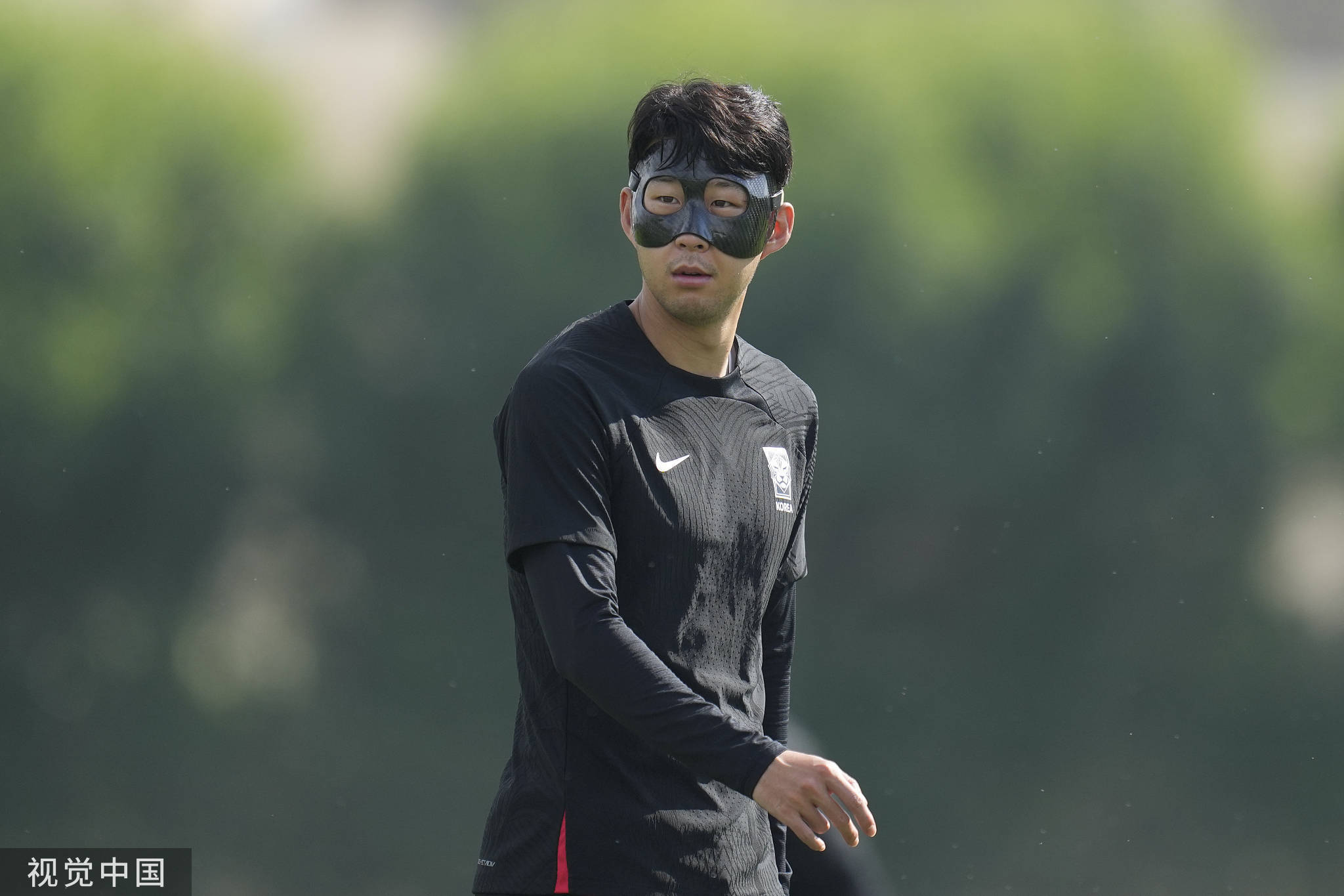 里昂鏖战希腊，孙兴慜惊艳四座