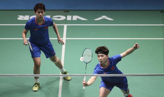 日本队力克韩国队，黄鸭组合点燃赛场