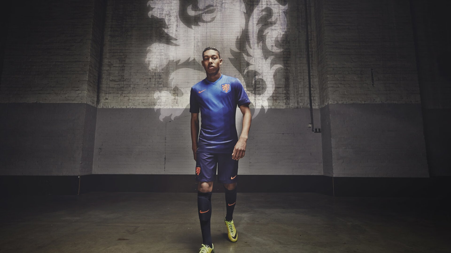 南美风暴席卷伊蒂哈德,当厄瓜多尔踏平曼城,迪马利亚的欧冠魔法再现