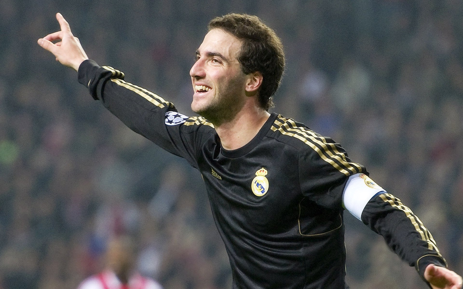 北非雄鹰折翼华沙，弗拉霍维奇关键节点连续得分助波兰全面压制阿尔及利亚