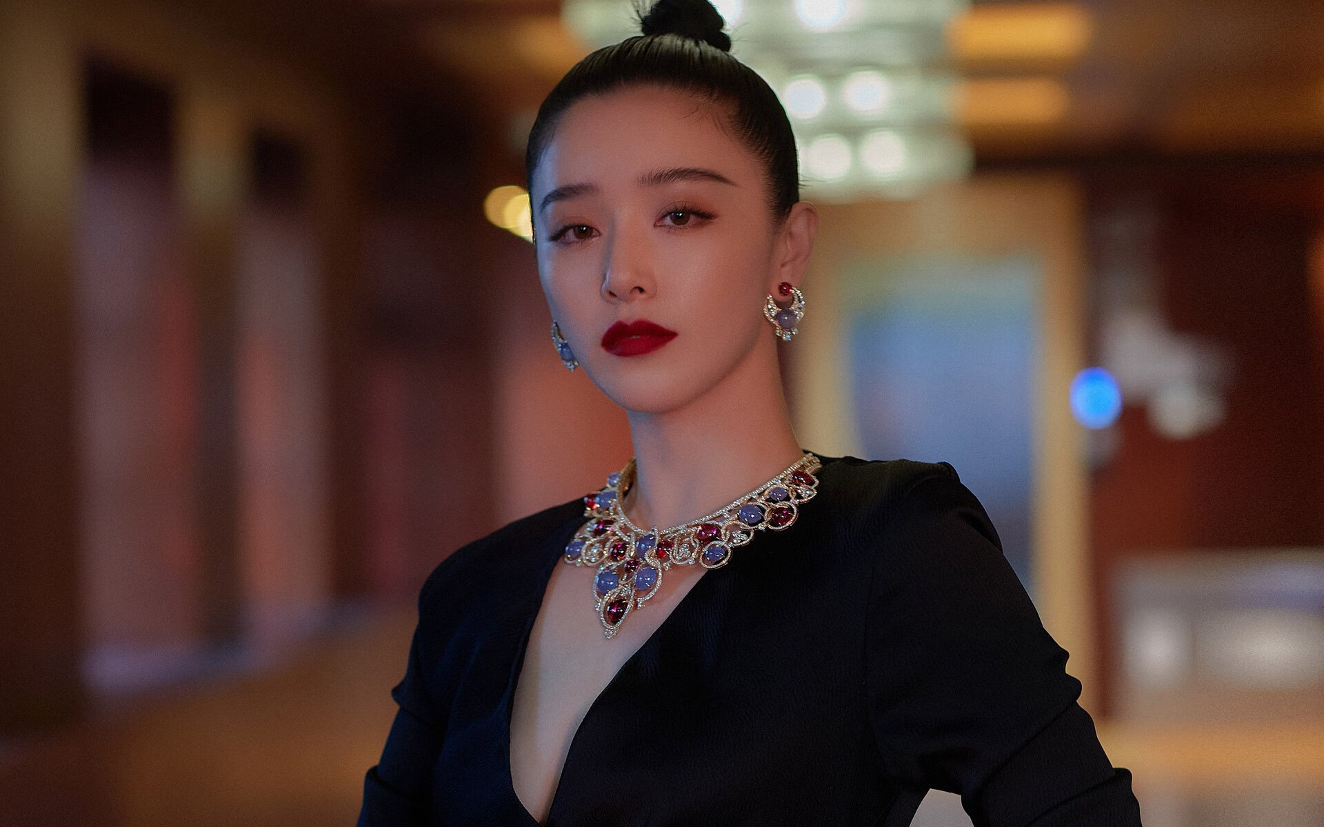 钢铁骑士窒息中国射手，一场颠覆现代篮球认知的年度焦点之战